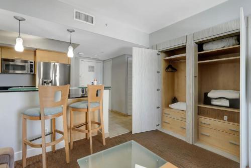 Beachfront With Direct Beach Access And Amazing Views - Sunny Isles Beach, FL