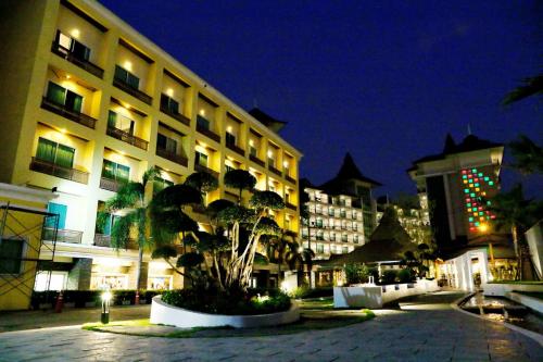 Crystal Palace Luxury Hotel Pattaya