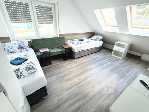 FMI 9 Accommodation in เราน์ไฮม์
