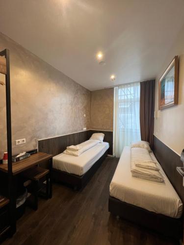 Dam Hotel – Amsterdam, NY
