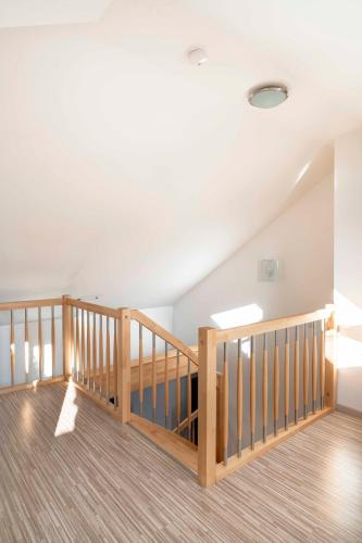 150m² 4BR Duplex Near Metro & Prague Center