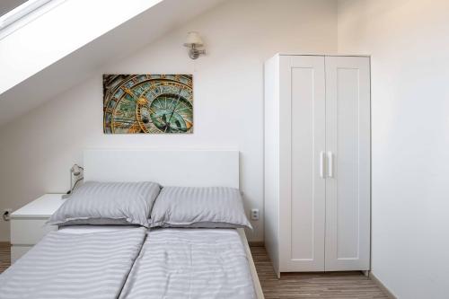 150m² 4BR Duplex Near Metro & Prague Center