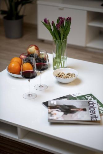 150m² 4BR Duplex Near Metro & Prague Center