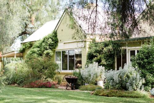 Corowa Oakleigh Hideaway, Hopefield