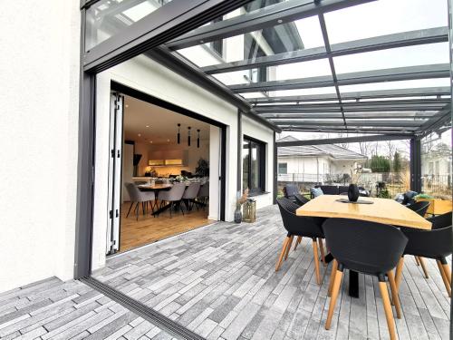 Létesítmények, BohnApartments Luxury City-Villa Hauptstadtblick-WLAN-Garten-Parkplätze (BohnApartments Luxury Villa Berlin - 210qm - Wintergarten - Kamin - 4 kostenlose Parkplatze - 6 Schl) in Birkenwerder