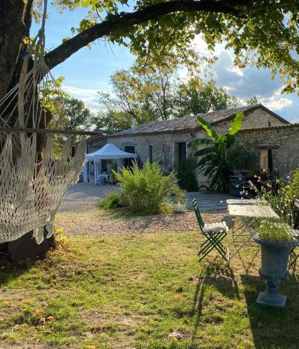 Maison de Vacances avec Piscine Privée en Dordogne