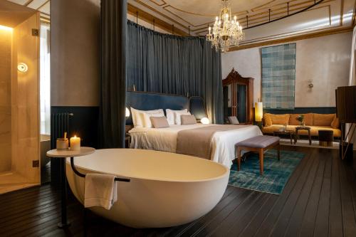 room detail thumbnail 0