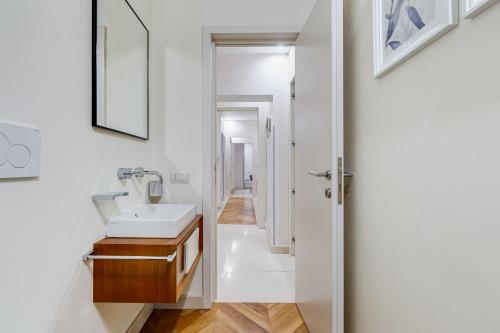 BDC - The Platinum 2-Bdr apt @Spanish Steps, Rom (Foto 7)