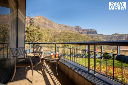 StayVista's Terra Tints - Mountainside Cabin with Private Pool, Deck & Games Room