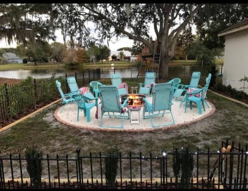 Tranquil studio apartment with lake views in Bradenton, USA