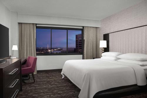 Embassy Suites by Hilton Crystal City National Airport, Arlington