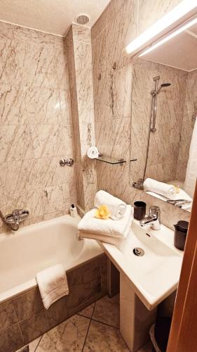 La Residenza Aparthotel - image 13