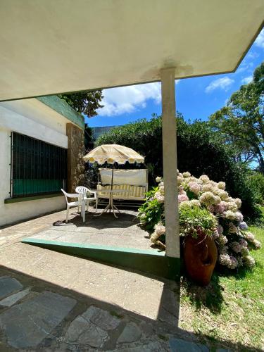 tuin, Frente a la mansa CON SEÑA l LUZ GAS AGUA LIMPIEZA APARTE (Frente a la mansa CON SENA l LUZ GAS AGUA LIMPIEZA APARTE) in Atlantida