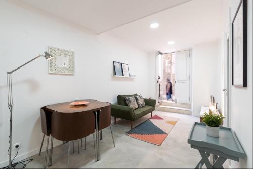 Central Alfama Studio Perfect for Budget Travelers - image 8