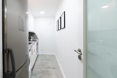 Central Alfama Studio Perfect for Budget Travelers - image 4