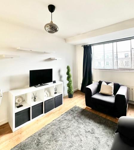 Luxury Studio Kensington London - 24 7 Security - image 5