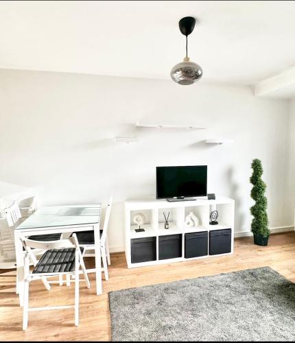 Luxury Studio Kensington London - 24 7 Security - main image