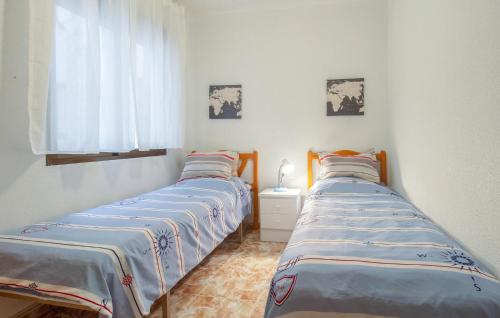 Three-Bedroom Apartment in Torrevieja - image 14