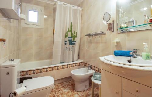 Three-Bedroom Apartment in Torrevieja - main image