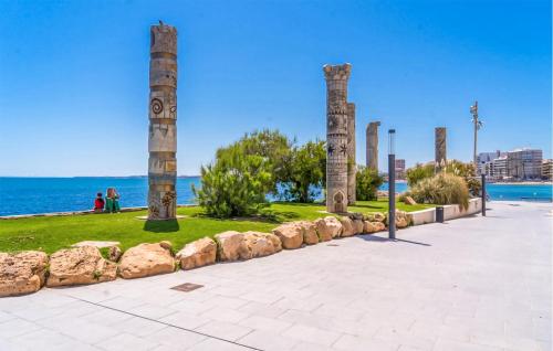 Three-Bedroom Apartment in Torrevieja - image 13