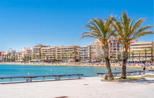 Three-Bedroom Apartment in Torrevieja - image 3