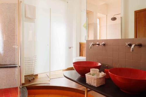 One-Bedroom Apartment image 4