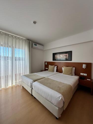 Europeia Hotel - image 10