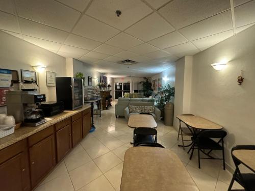 Emerald Shores Hotel - Daytona Beach - 레스토랑