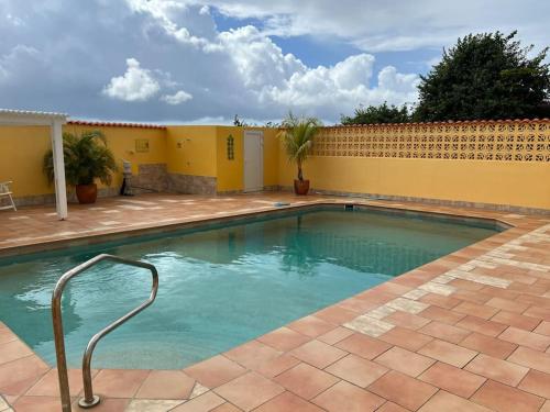 Traumhaus am Hang mit privatem Pool in 巴貝爾