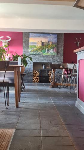 Bar/lounge, Y Branwen Restaurant & Rooms - Adult Only and Dog Friendly in Harlech
