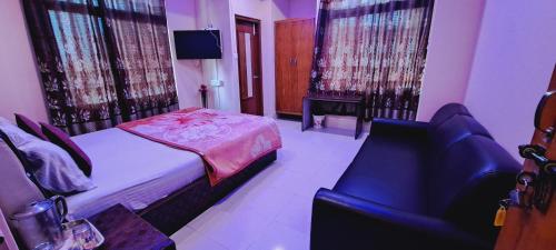 Deluxe Double Room with Balcony image 10