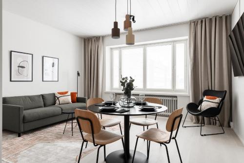 2 bedrooms, 5 beds