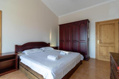 Blue Sky Apartments-Ulcinj Montenegro - image 2