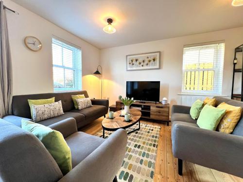 Cosy Cotswold Home - Jacobs Cottage - Tap to explore photos