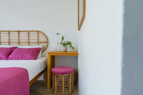 Double Room with Balcony and Sea View image 6