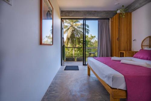 Double Room with Balcony and Sea View image 8