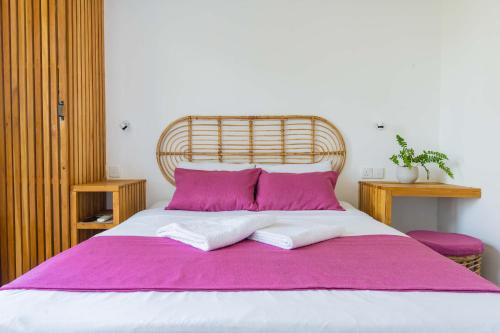 Double Room with Balcony and Sea View image 4