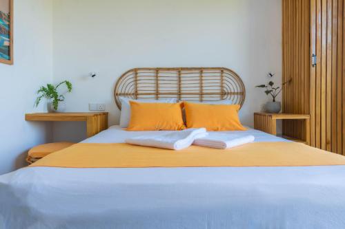 Deluxe Double Room with Sea View image 3