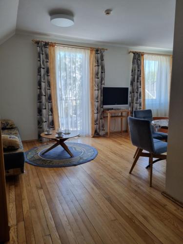 Family Room with Private Bathroom (4 Adults) image 5