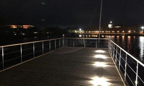 Hausboot Flying Dutchman mit Dachterrasse in Schleswig am Ostseefjord Schlei in Friedrichstrasse
