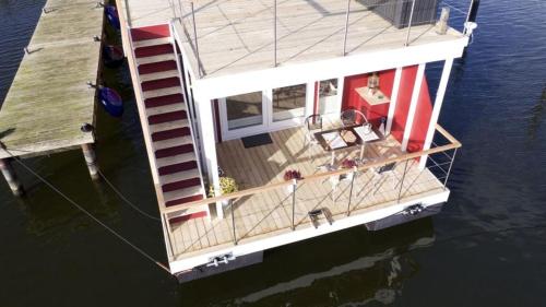 Hausboot Flying Dutchman mit Dachterrasse in Schleswig am Ostseefjord Schlei in Friedrichstrasse