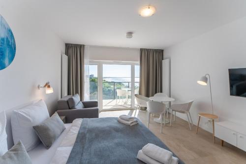 Studio with Sea View image 4
