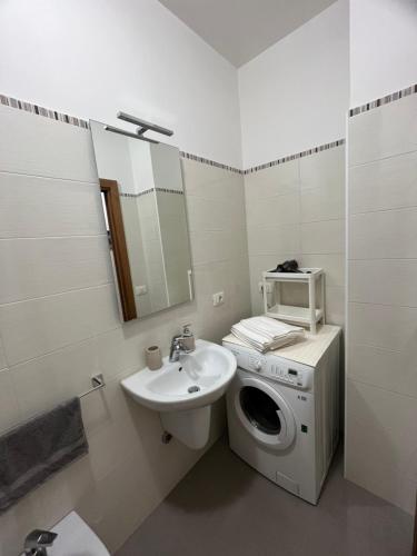 Monti Exclusive Apartment - image 2