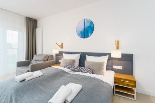 Aquamarina Prima Holiday Studios by the BEACH by Noclegi Renters