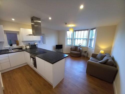 Spacious 2 double bed apartment - Free Parking - Central Beeston location Room Type - Two-Bedroom Apartment