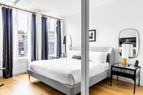 . The Phenix Historic DTWN Hotel, King Bed, Pickering Square View, Room # 301