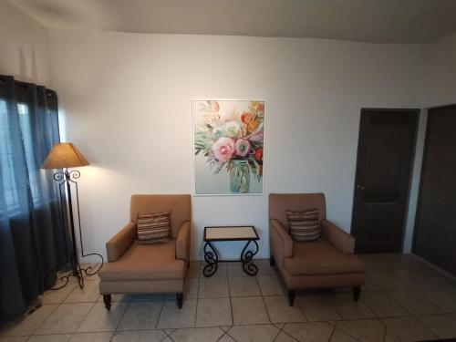 Tres Migueles, Departamento Alaain, familiar, comodo, cerca de la marina, zona turistica y playa in Cabo San Lucas, Mexico