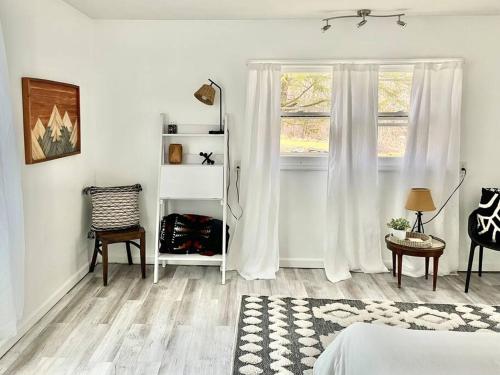 Abeni GuestHouse - Catskills Hideaway w Sauna Minutes from Hiking in Mount Tremper, USA