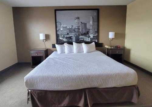 Super 8 by Wyndham Barrie South Room Type - King Room - Non-Smoking