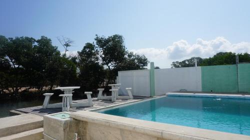 See Belize SUNRISE Sea View Studio with Infinity Pool & Overwater Deck